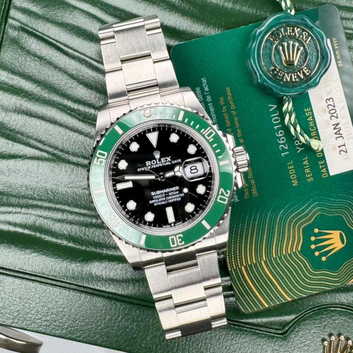 Rolex Submariner Date 41mm Featured img