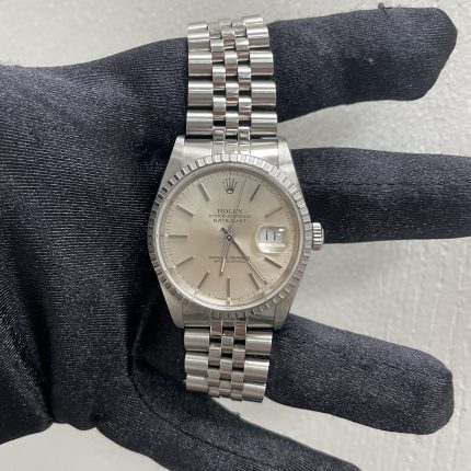 Rolex Datejust Silver Dial on Jubilee Ref 16220 with Papers  1990