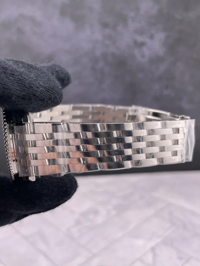 Breitling Navitimer Automatic MOP Dial on Bracelet Ref A17395211A1A1 with Card 2026 - Image 5