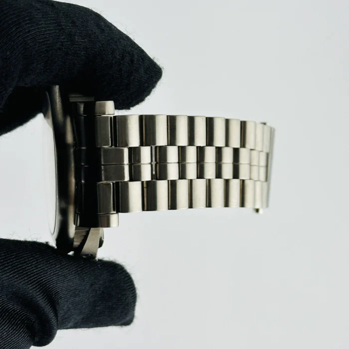 Gerald Genta Arena Bi-Retro White / Arabic Numerals Dial on Titanium Bracelet Ref. BSP.Y.80 - Image 4