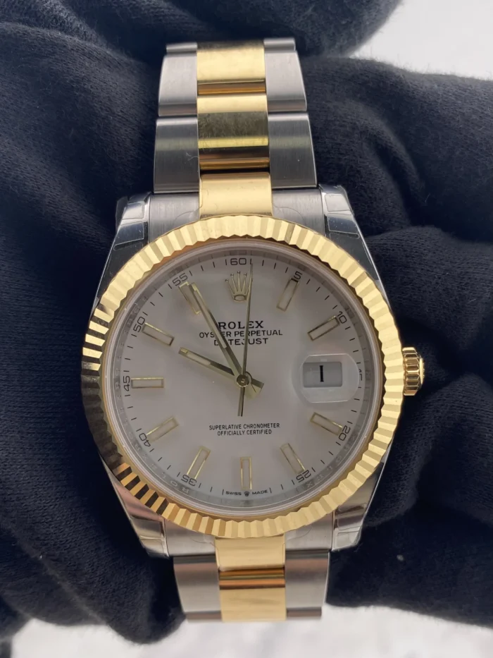 Rolex Datejust 41 White Index Dial on Oyster Ref. 126333 with New Style Card (green) 2024 - Image 2