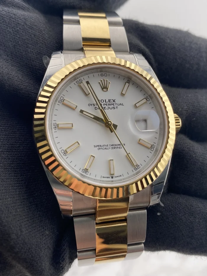Rolex Datejust 41 White Index Dial on Oyster Ref. 126333 with New Style Card (green) 2024 - Image 3