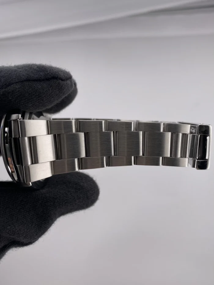 Rolex Datejust 36 Silver Stick Dial on Jubilee Ref. 16200 with Papers 1999 - Image 5