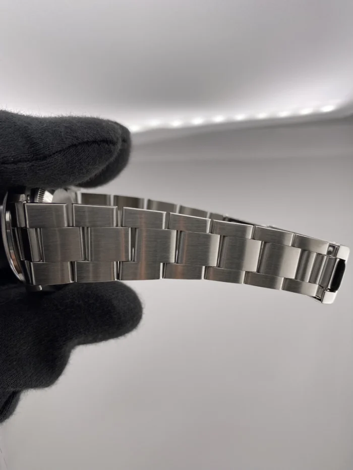 Rolex Air-King Silver Dial on Oyster Bracelet Ref. 14000M - Image 5