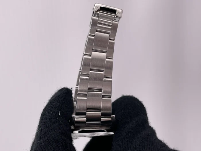 Rolex Oyster Perpetual Date Silver Stick Dial on Oyster Ref. 15000 - Image 5
