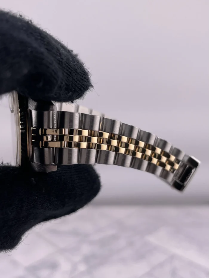 Rolex Datejust Lady Champagne Stick Dial on Jubilee Ref. 69173 with Papers 1985 - Image 5