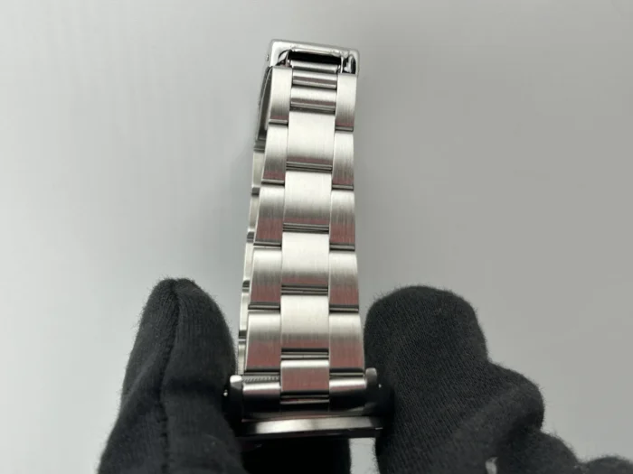 Rolex Oyster Perpetual Date Silver Stick Dial on Oyster Ref. 15210 - Image 5