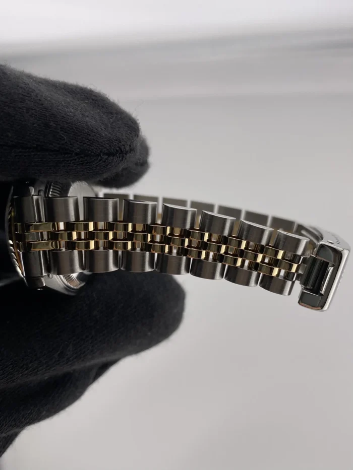 Rolex Datejust Lady Champagne Stick Dial on Jubilee Ref. 69173 with Papers - Image 5