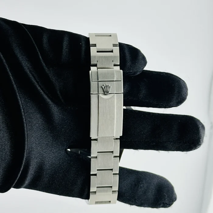 Rolex Explorer II White Dial on Oyster Ref. 216570 with New Style Card (White) 2015 - Image 4