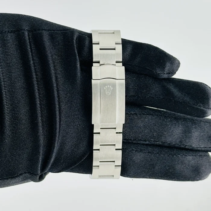 Rolex Oyster Perpetual Lavender Dial on Oyster Bracelet Ref. 134300 with New Style Card (green) 2026 - Image 3