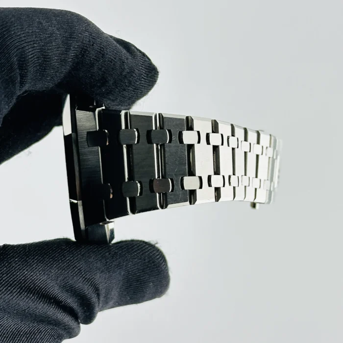 Audemars Piguet Royal Oak White Dial on Stainless Steel Bracelet Ref. 15500ST.OO.1220ST.04 with Card - Image 6