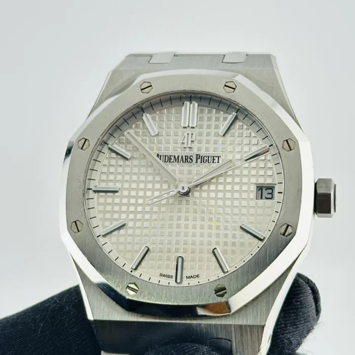 Audemars Piguet Royal Oak White Dial on Stainless Steel Bracelet Ref. 15500ST.OO.1220ST.04 with Card - Image 3