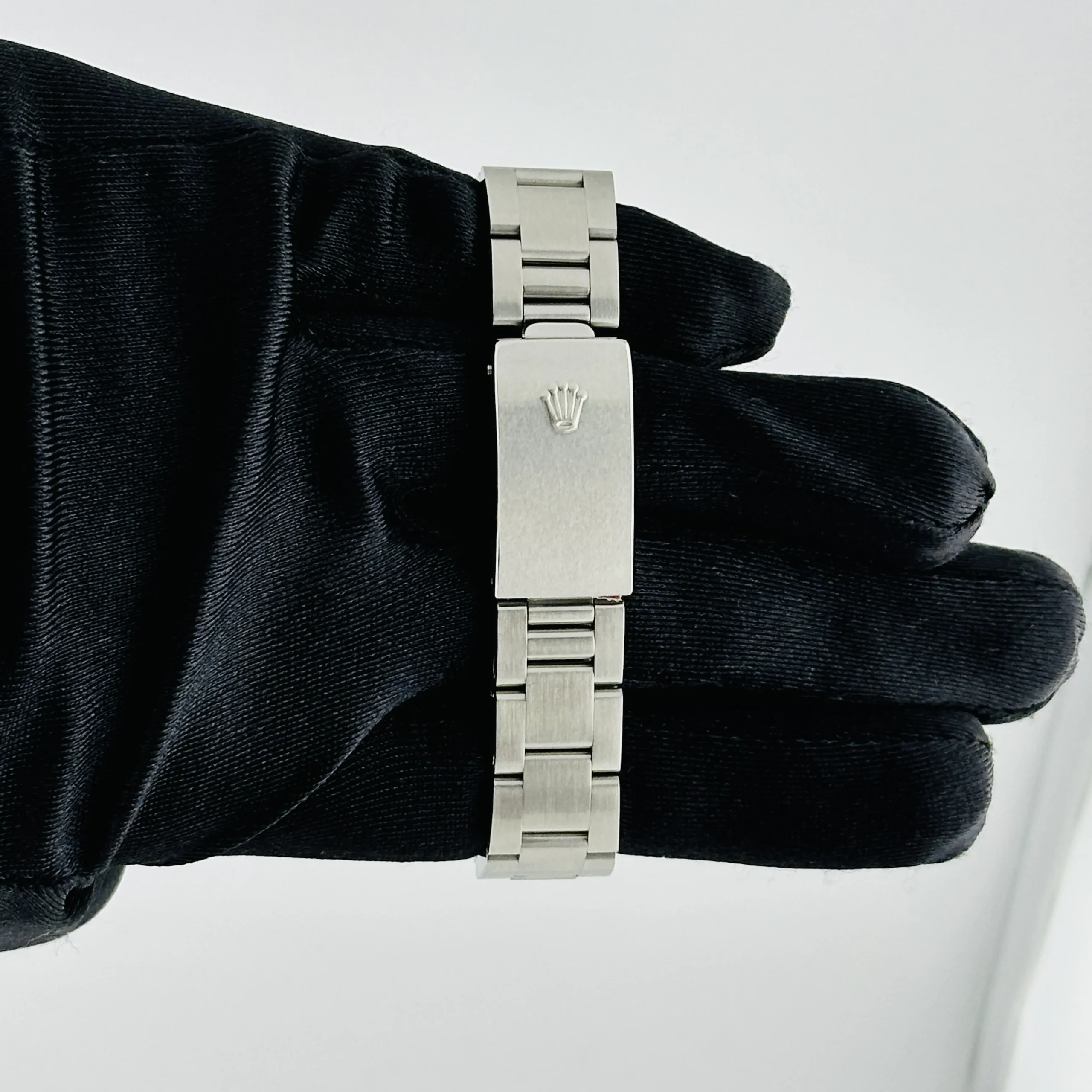 19043296_jawwoysp053ptm4rnc8b7oza3ih8.webp Rolex Oyster Perpetual Salmon Dial on Oyster Ref 77080 - Image 1