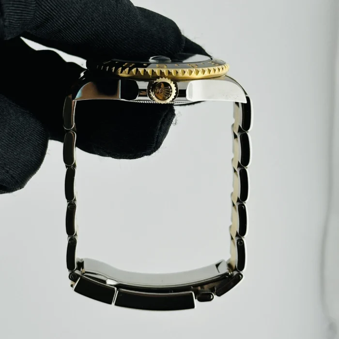 Rolex GMT-Master II Black Dial on Oyster Ref. 116713LN with New Style Card (White) 2015 - Image 6