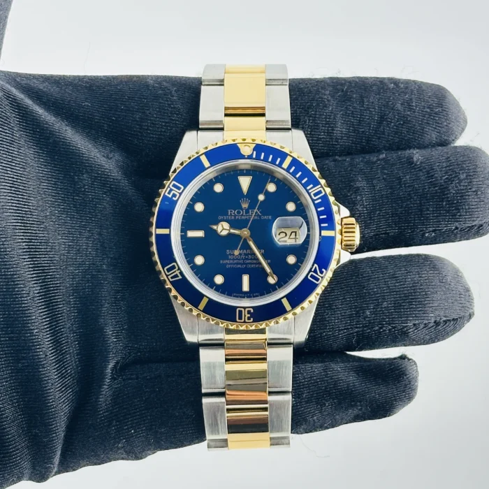 Rolex Submariner Blue Dial on Oyster Ref. 16613 with Papers 1993 - Image 2