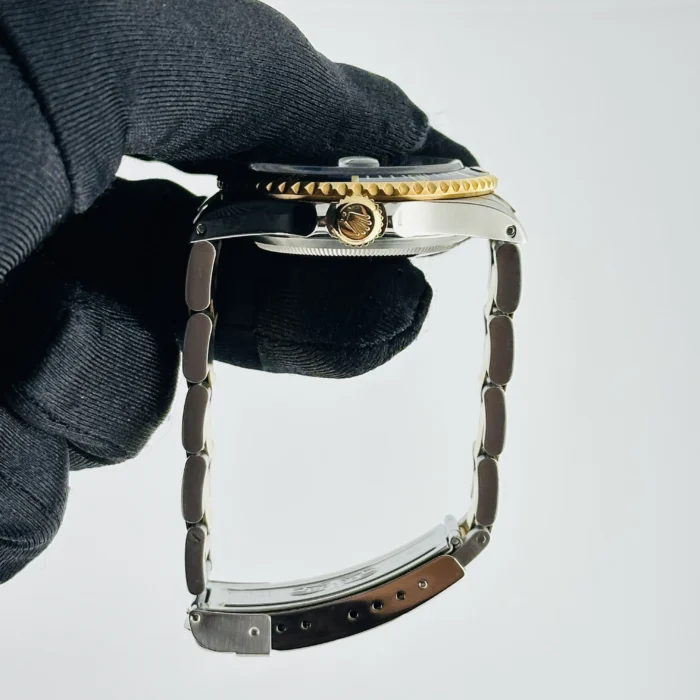 Rolex Submariner Blue Dial on Oyster Ref. 16613 with Papers 1993 - Image 6