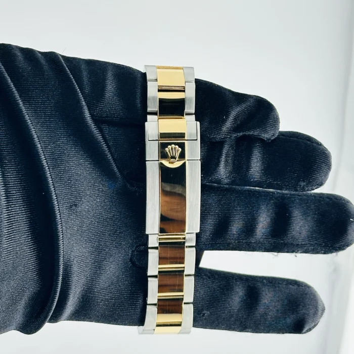 Rolex GMT-Master II Black Dial on Oyster Ref. 116713LN with Card (Old Green) 2014 - Image 4