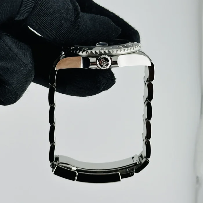 Rolex GMT-Master II BruceWayne Black Dial on Oyster Bracelet Ref. 126710GRNR with New Style Card (green) 2026 - Image 7