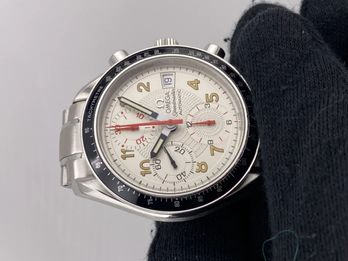Omega Speedmaster Silver Dial Ref. 3513.33 - Image 3