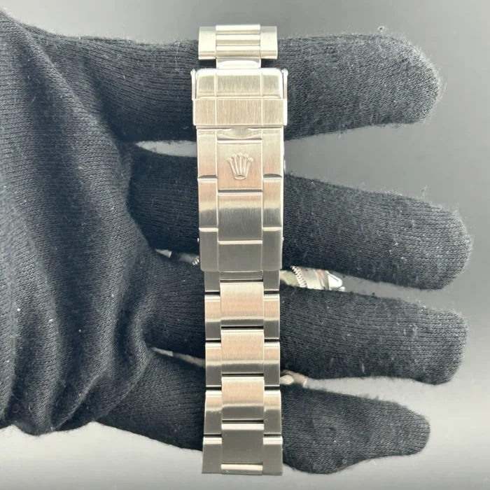Rolex Submariner No Date Black Dial on Oyster Ref. 14060 with Papers 1994 - Image 3