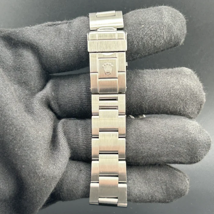 Rolex GMT-Master Black Dial on Oyster Ref. 16700 with Papers 2000 - Image 4