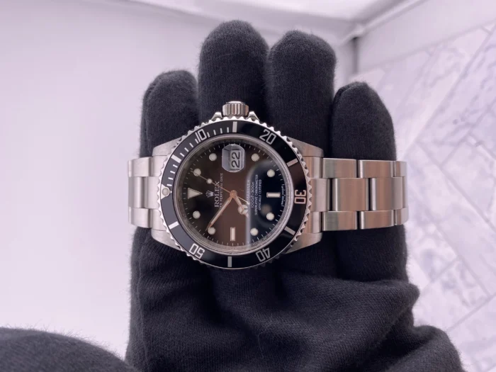 Rolex Submariner Date Black Dial on Oyster Ref. 16610 - Image 2