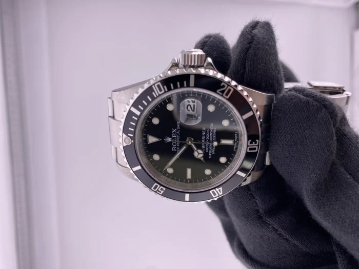 Rolex Submariner Date Black Dial on Oyster Ref. 16610 - Image 3
