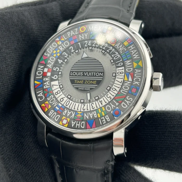 Louis Vuitton Escale Time Zone Gray Dial on Rubber Ref. Q5D20 with Papers 2017 - Image 3