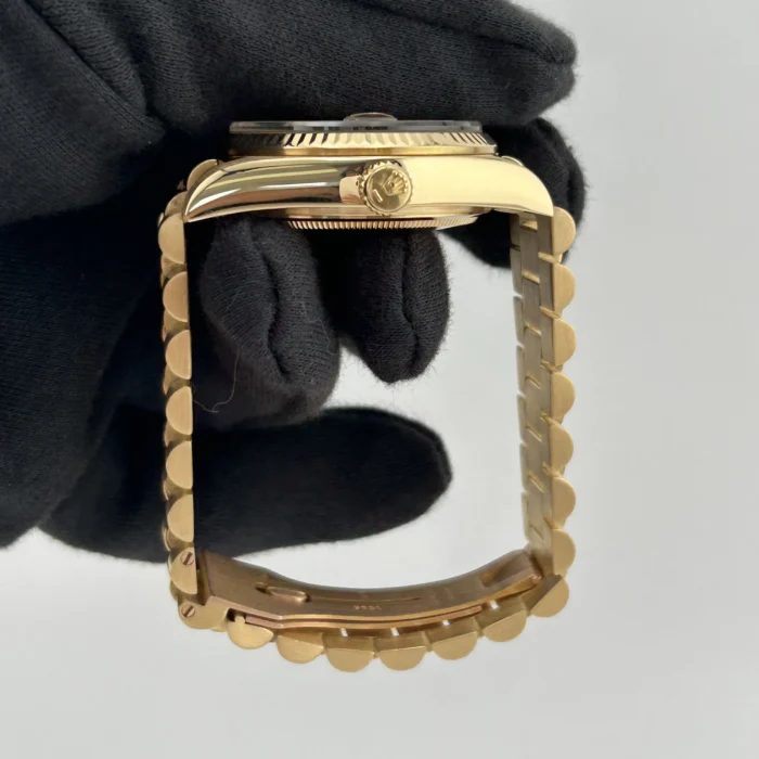 Rolex Day Date 36 Champagne Dial on President Ref. 18038 with Papers 1981 - Image 6