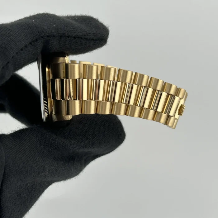 Rolex Day Date 36 Champagne Dial on President Ref. 18038 with Papers 1981 - Image 5