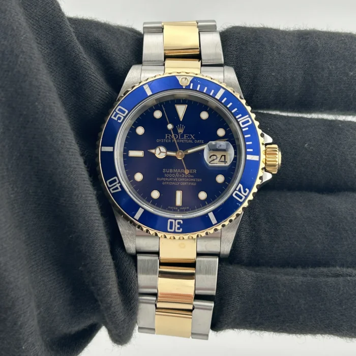 Rolex Submariner Blue Dial on Oyster Ref. 16613 with Papers 2001 - Image 2