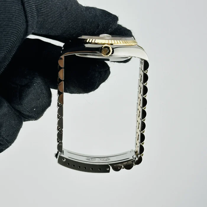 Rolex Datejust Silver Roman Dial on D-Link Jubilee Bracelet Ref. 16233 - Image 6