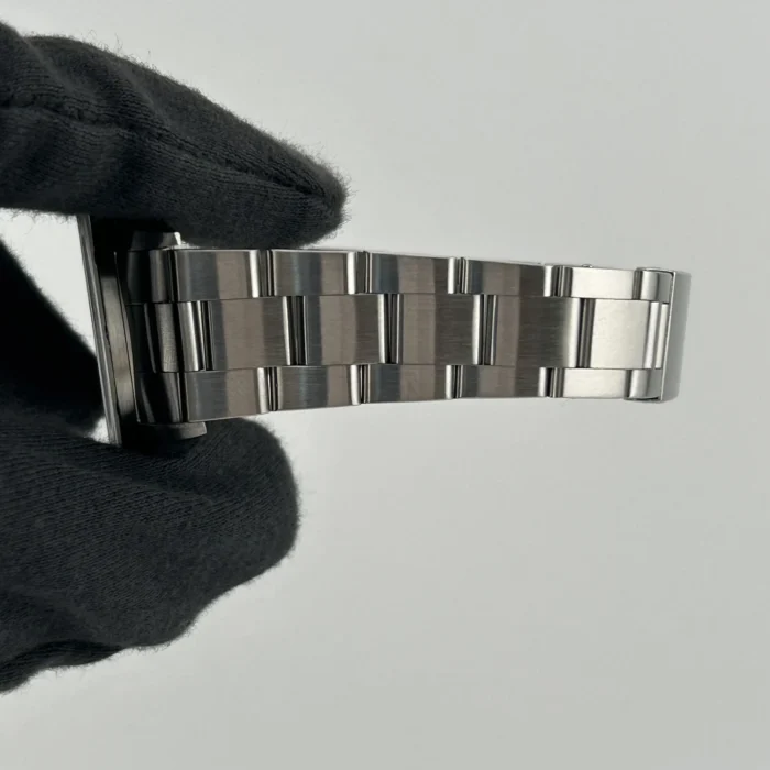 Rolex Air-King Silver Stick Dial on Oyster Bracelet Ref. 14010 - Image 5