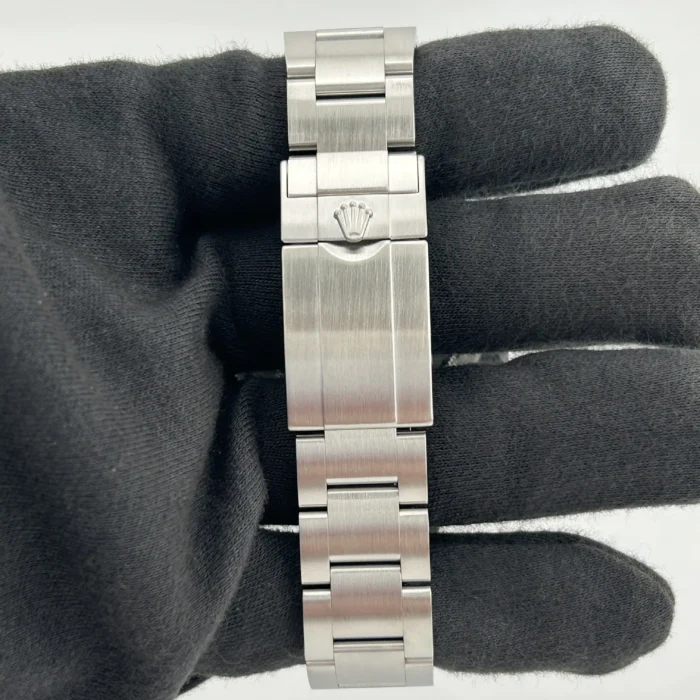 Rolex Explorer II Black Dial on Oyster Ref. 226570 with New Style Card (green) 2022 - Image 4