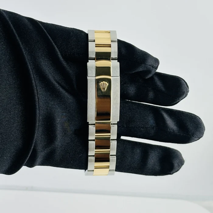 Rolex SkyDweller White Dial on Oyster Ref. 326933 with New Style Card (green) 2021 - Image 4