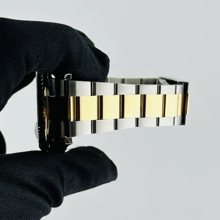 Rolex SkyDweller White Dial on Oyster Ref. 326933 with New Style Card (green) 2021 - Image 5