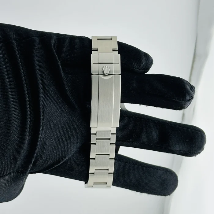 Rolex Submariner Black Dial on Oyster Ref. 116610LN with New Style Card (White) 2016 - Image 4