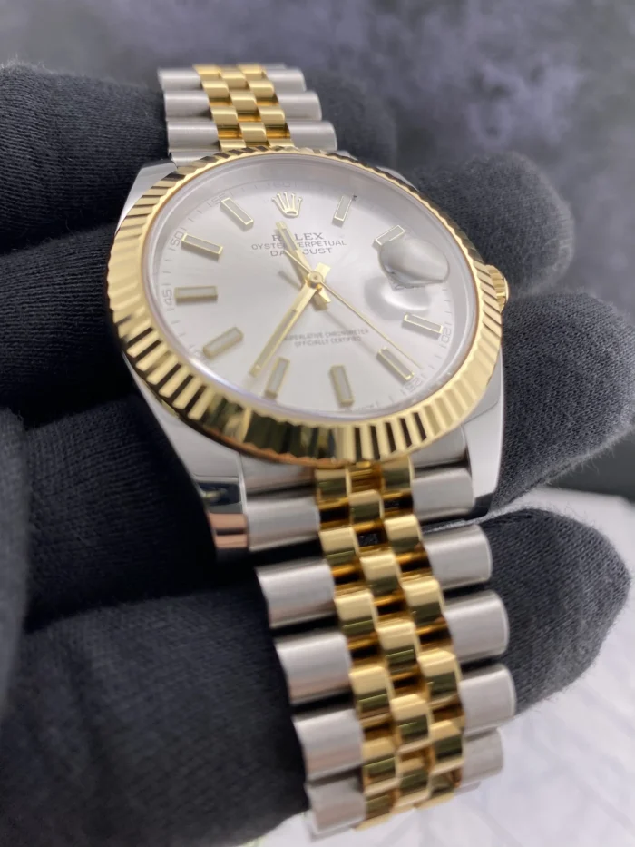 Rolex Datejust 41 Silver Index Dial on Jubilee Ref. 126333 with New Style Card (green) 2024 - Image 3