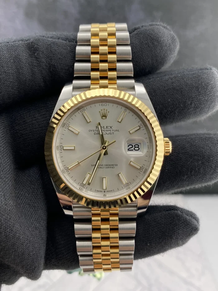Rolex Datejust 41 Silver Index Dial on Jubilee Ref. 126333 with New Style Card (green) 2024 - Image 2