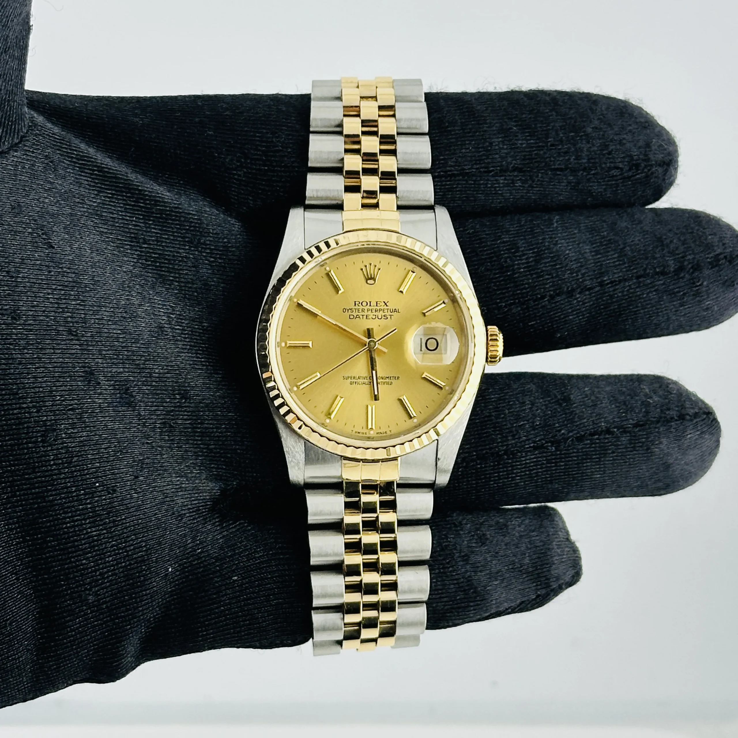 20251825_dnbuhpat50s4kxxe76j4sm1881ip.webp Rolex Datejust Champagne Stick Dial on D-Link Jubilee Ref. 16233 - Image 1
