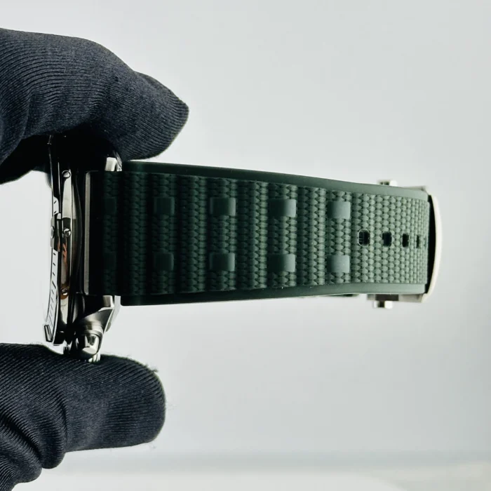 Breitling Chronomat B01 Green Dial on Rubber Strap Ref. AB0134101L2S1 with Card - Image 6