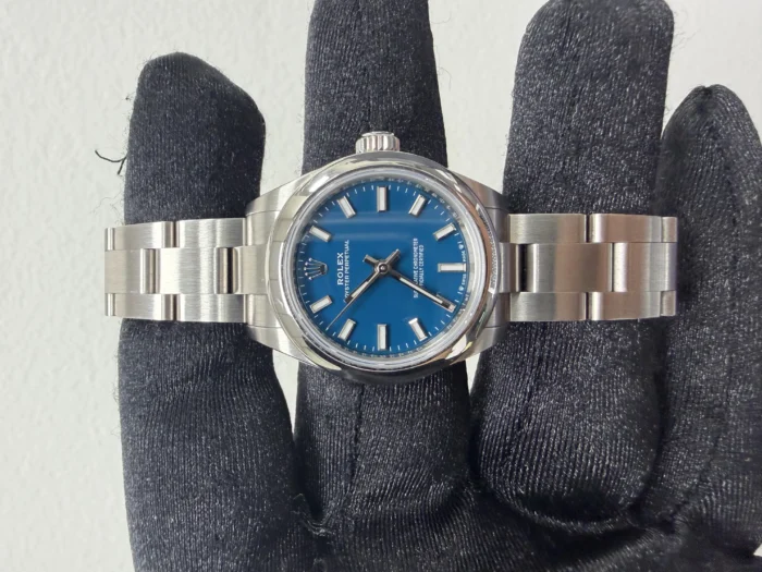 Rolex Oyster Perpetual 28 Med Blue Dial on Oyster Ref. 276200 with New Style Card (green) 2025 - Image 2