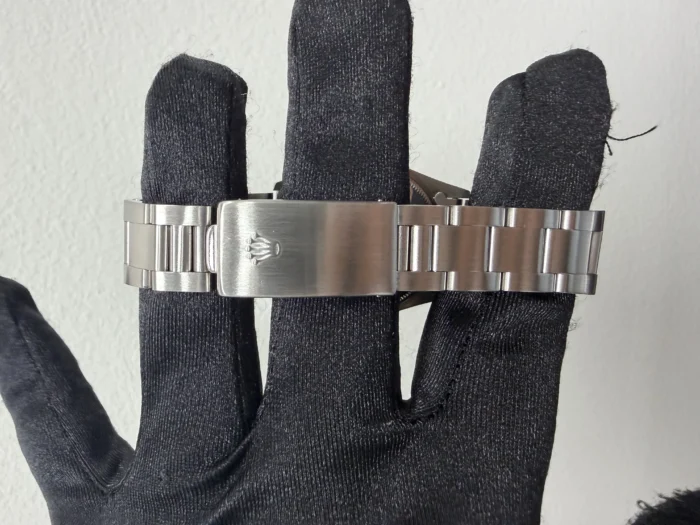 Rolex Oyster Perpetual Date White Roman Dial on Oyster Ref. 15000 - Image 3