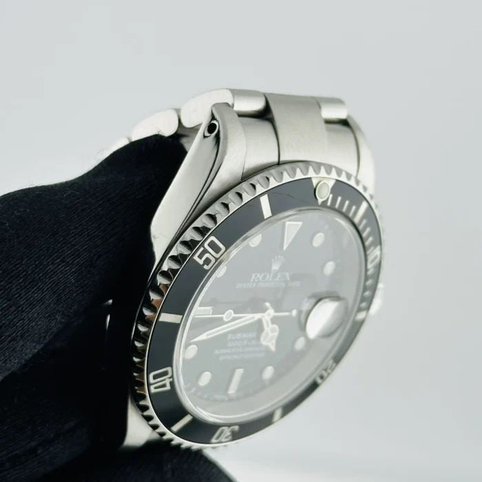 Rolex Submariner Black Dial on Oyster Ref. 16610 with Papers 2001 - Image 4