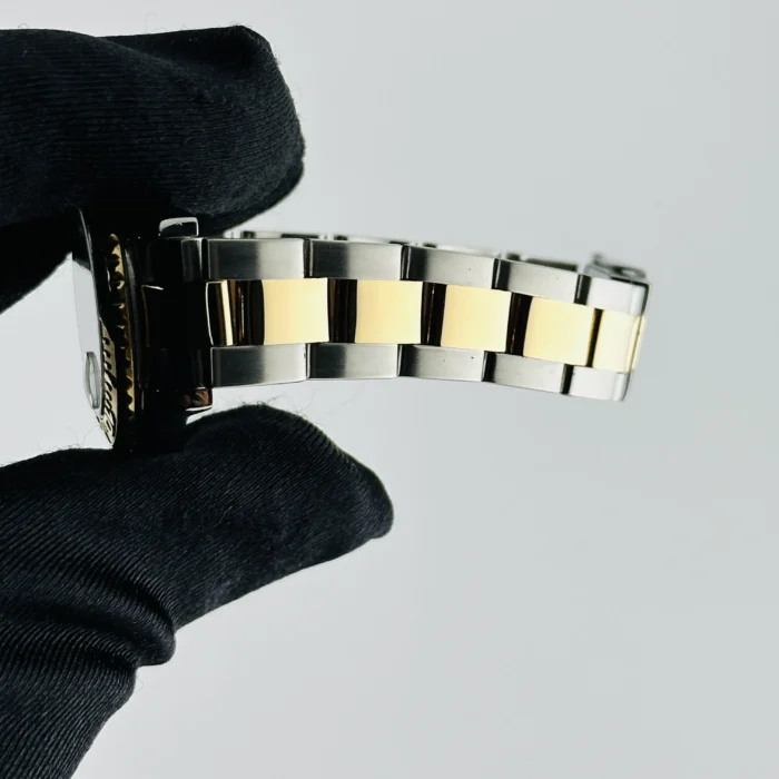 Rolex Yacht-Master Ladies White Dial on Oyster Ref. 69623 - Image 5