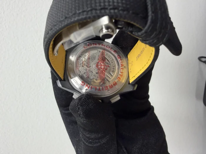 Breitling Avenger B01 Chronograph Carbon Dial on Leather Strap Ref. SB0147101B1X1 with Card 2026 - Image 6