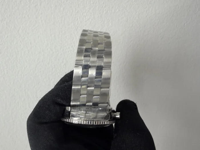 Breitling Super AVI B04 Chronograph GMT Black Dial on Bracelet Ref. AB04453A1B1A1 with Card 2026 - Image 4
