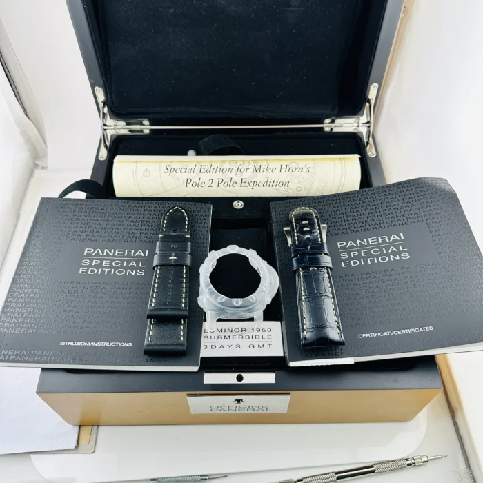 Panerai Luminor Submersible Blue Dial on Rubber Ref. PAM00719 with Papers 2017 - Image 7