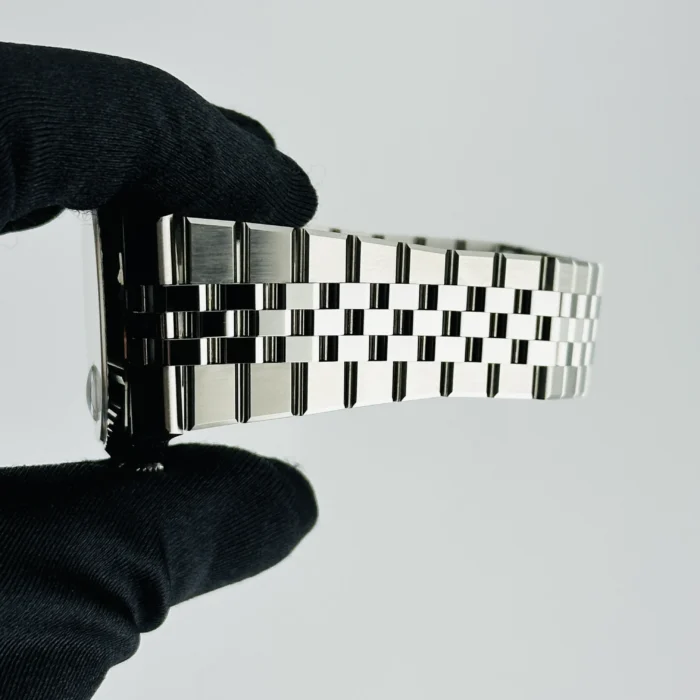 Rolex Land-Dweller White Honeycomb Dial on Flat Jubilee Ref. 127334 with New Style Card (green) 2026 - Image 5