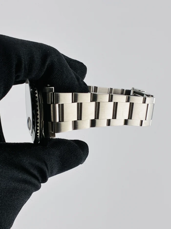 Rolex GMT-Master II Black Dial on Oyster Ref. 16710 with Papers 2001 - Image 4